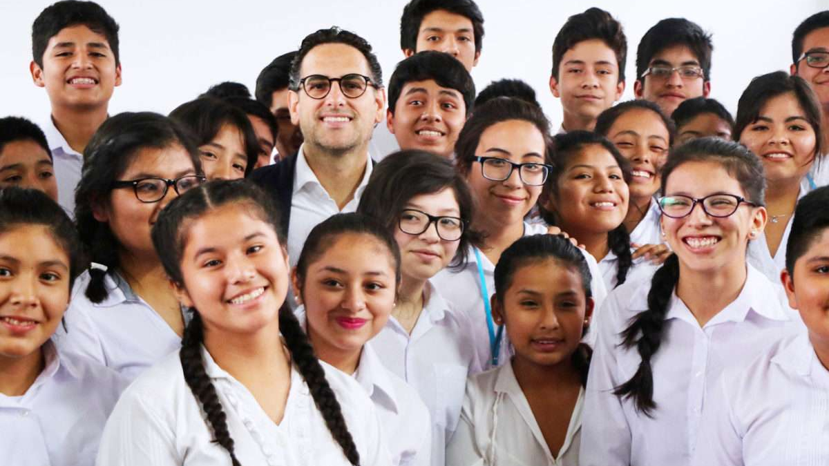 Juan-Diego-Flórez-y-Sinfonía-por-el-Perú