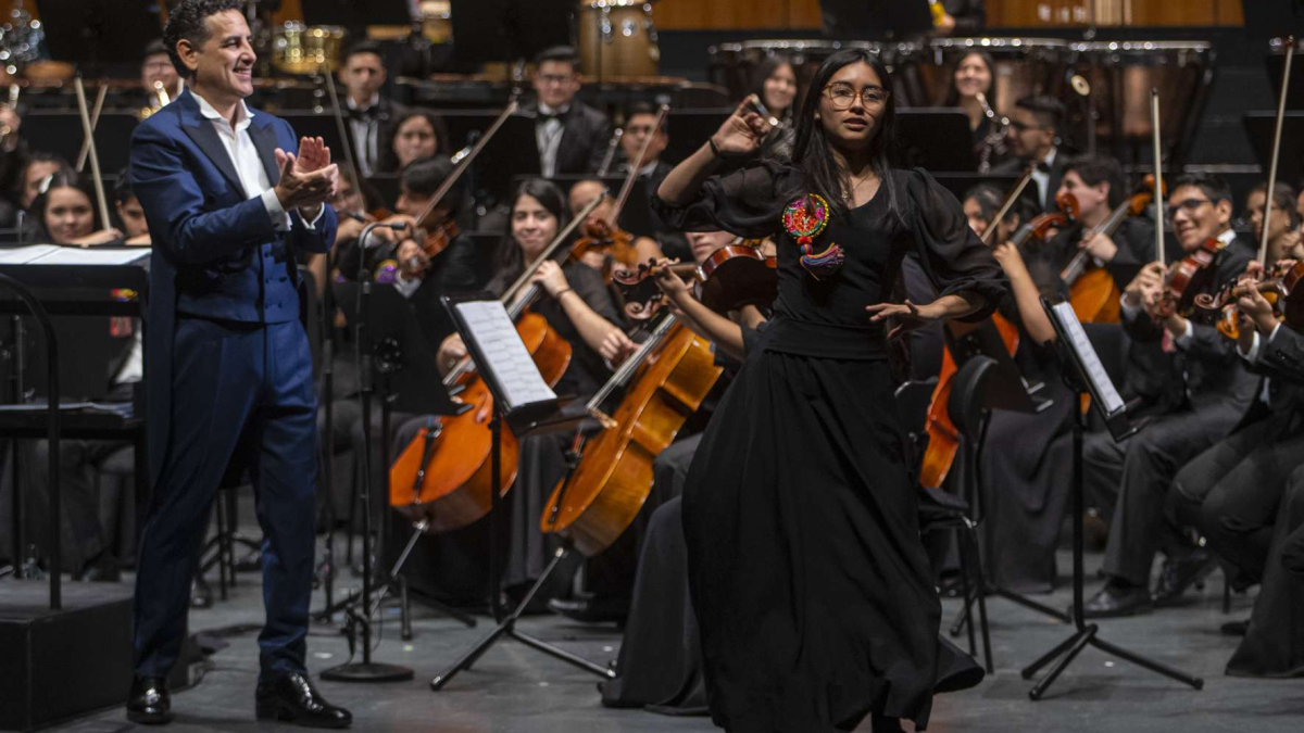 Juan Diego Flórez Tenor 
Sinfonía por el Perú Youth Orchestra 
Roberto González-Monjas Dirigent