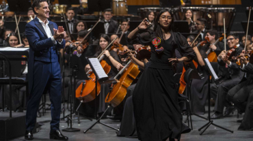Juan Diego Flórez Tenor 
Sinfonía por el Perú Youth Orchestra 
Roberto González-Monjas Dirigent