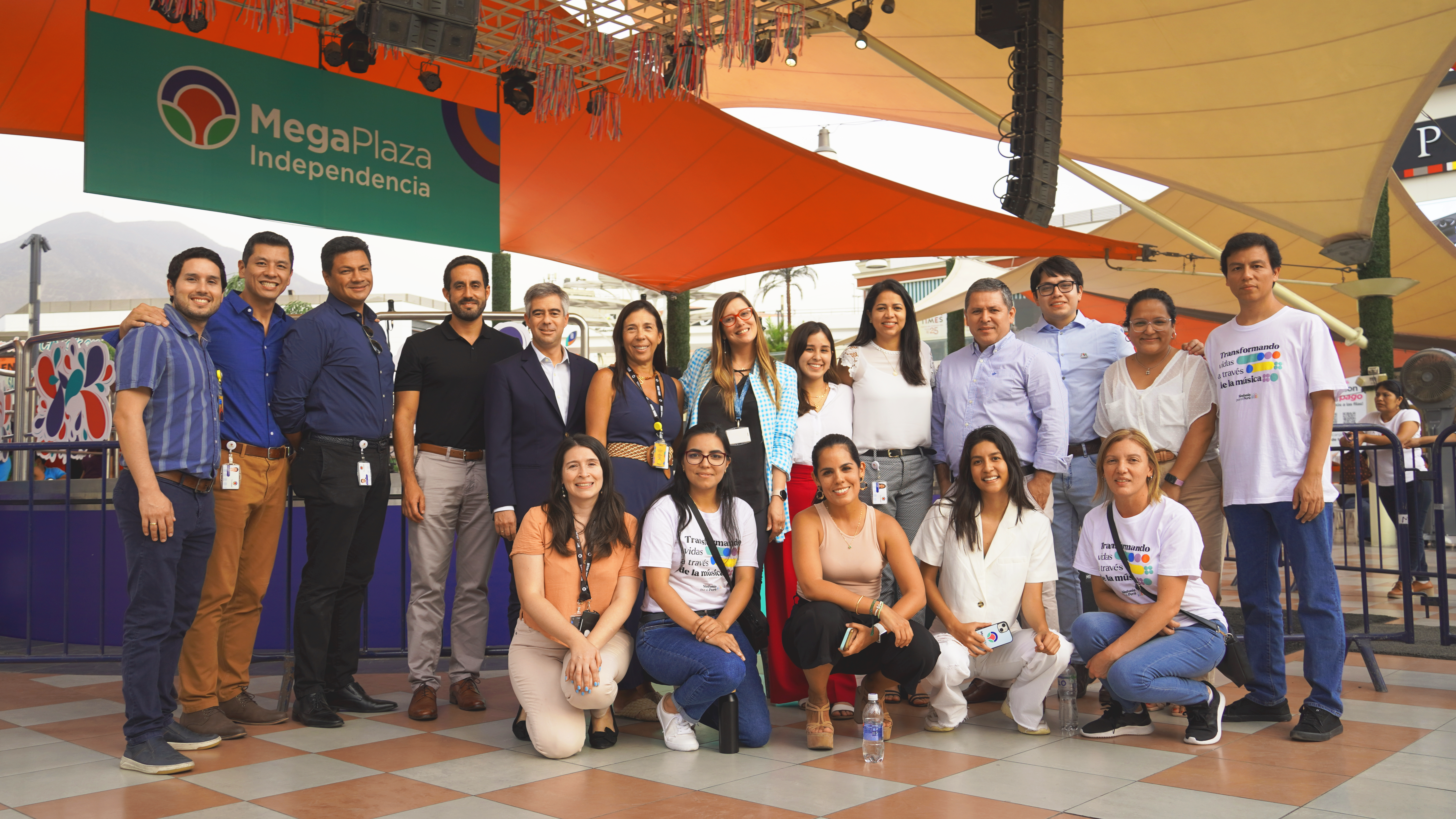 Foto-grupal-Equipos-Parque-Arauco-MegaPlaza-y-Sinfonia